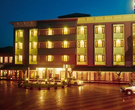 Hotel Elegance Kaladi Екстер'єр фото