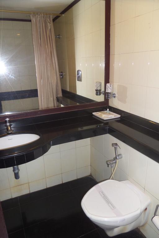 Hotel Elegance Kaladi Екстер'єр фото