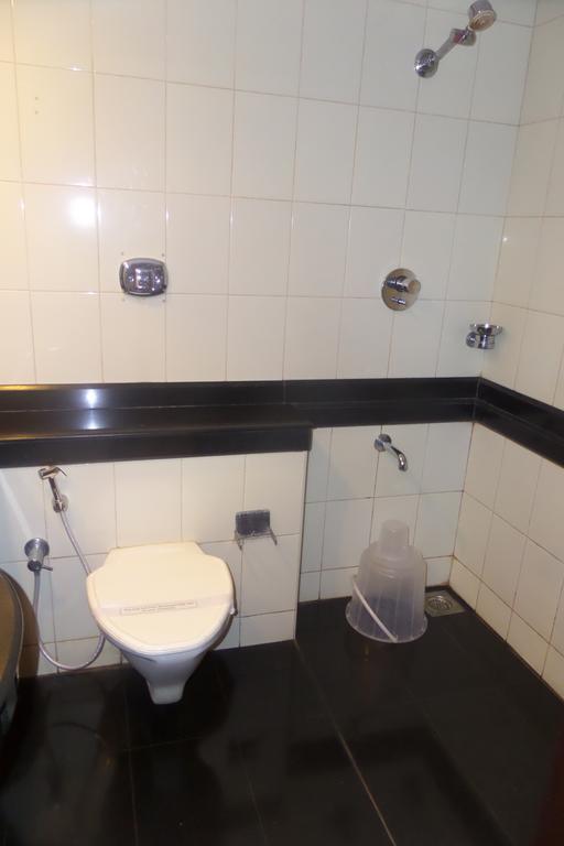 Hotel Elegance Kaladi Екстер'єр фото