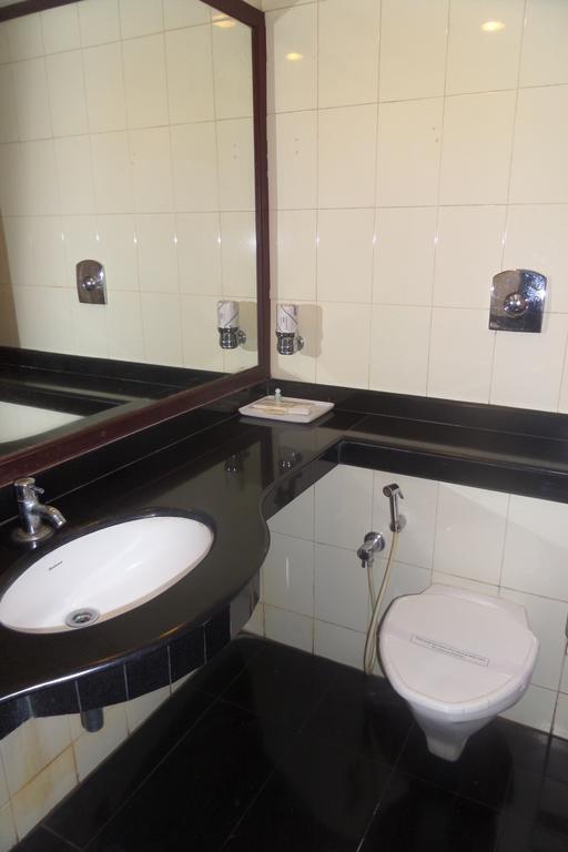 Hotel Elegance Kaladi Екстер'єр фото
